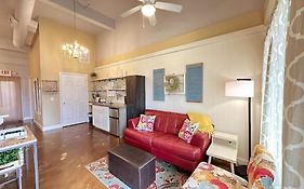 Haven At Hazel~Downtown Bungalow